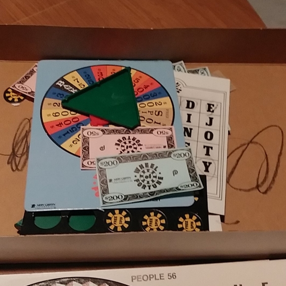 1985 Wheel Of fortune board game - Picture 5 of 6